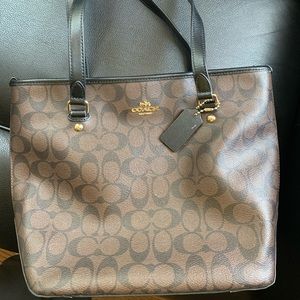 Worn 2-3 times Coach tote